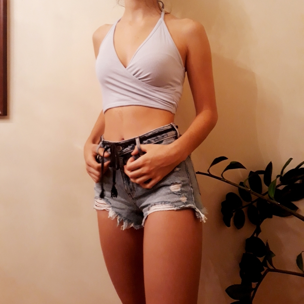 GARAGE WRAP CROPPED TANK TOP